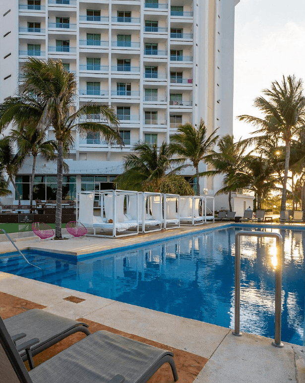 Krystal Grand Cancun